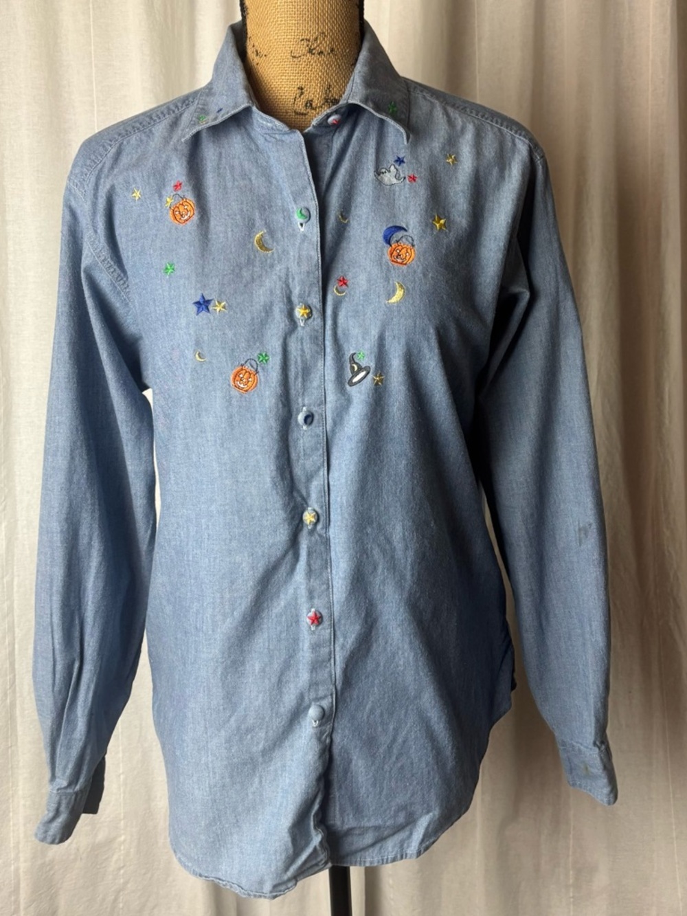 Vintage Talbots Blue Chambray Button Up Blouse Halloween Embroidered Sz Small